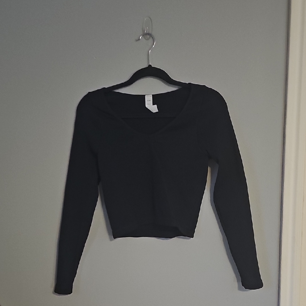 Navy Blue Vitality Synergy V-Neck Crop Top
